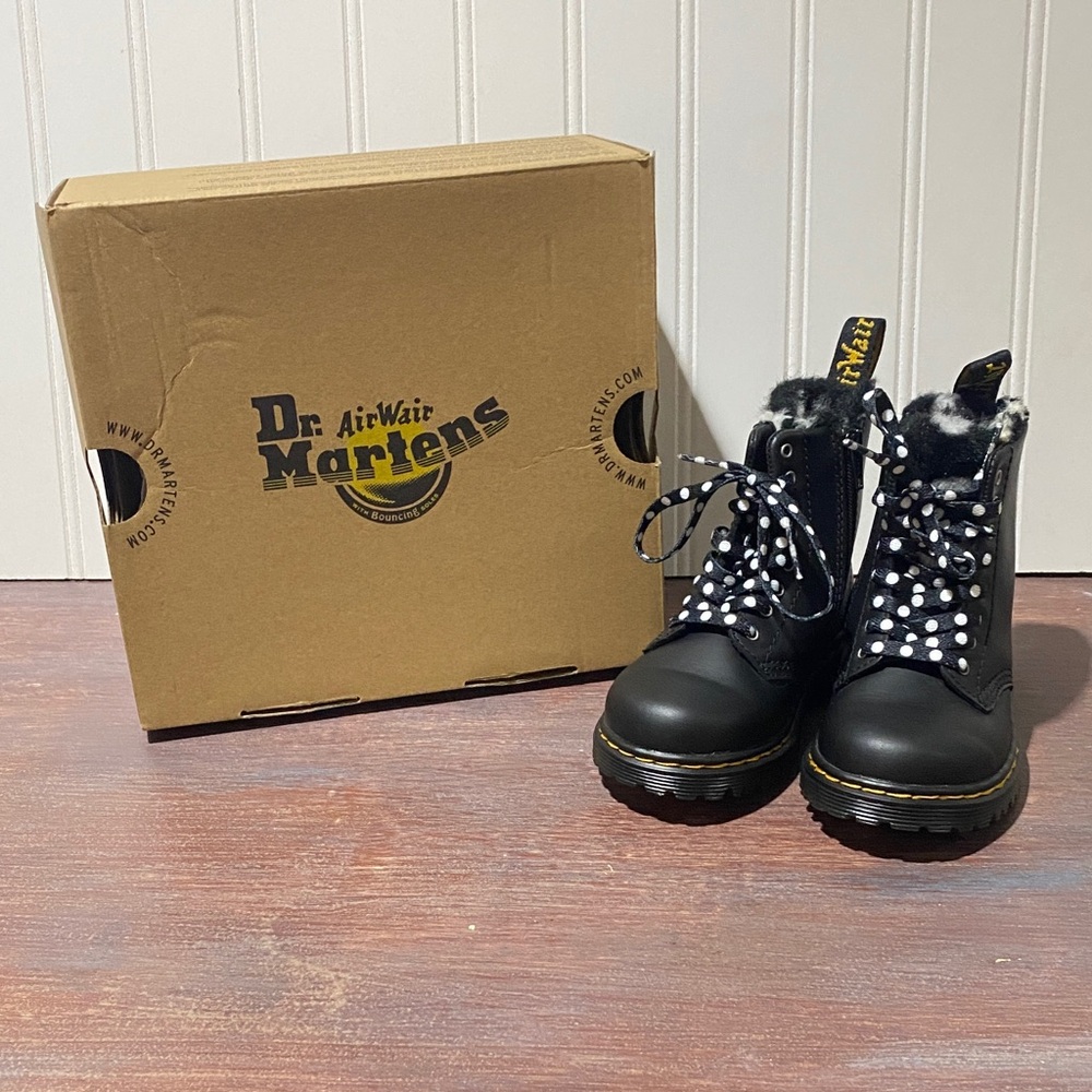 Dr. Martens Black Fur Lined Boots with White Polka Dot Laces Toddler Girl Size 8